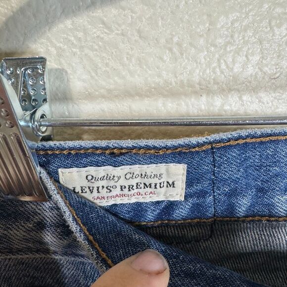 Levi's Premium Denim Wedgie Jeans Medium Wash Button Fly Size 27 Raw Hem - Picture 4 of 11